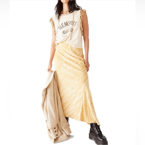 Free People Dresses & Skirts - Free People Noa Velvet Slip Skirt in Gold